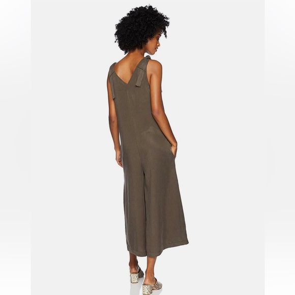 BCBGeneration Green Sleeveless Jumpsuit - Picture 6 of 7